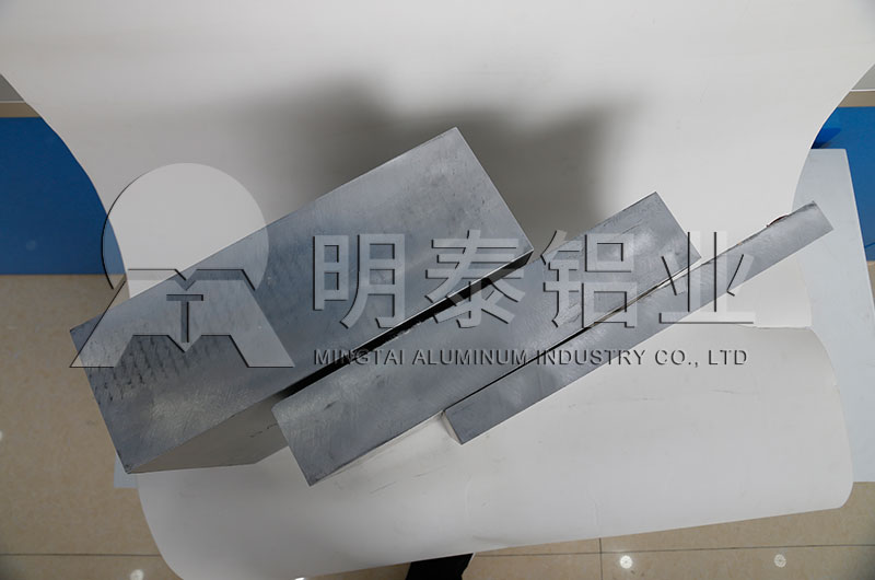 用于汽車(chē)-模具-百葉窗5052鋁板多少錢(qián)一噸？廠(chǎng)家為您詳細(xì)介紹